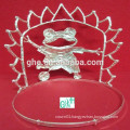 Lovely movement of the crown,plastic tiara crown